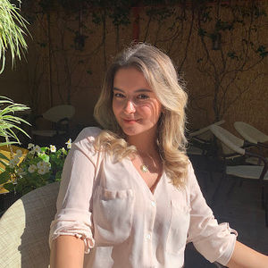 Meet your Posher, Anisa